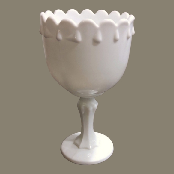 White milk Indian teardrop Goblet planter - Picture 1 of 5